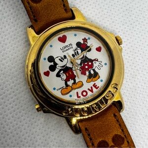 VINTAGE LORUS MICKEY & MINNIE MOUSE Disney "LOVE" Musical Watch